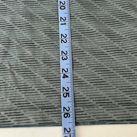 Nike Dri-Fit XL Short Sleeve Crewneck Athletic Shirt - Picture 10 of 11